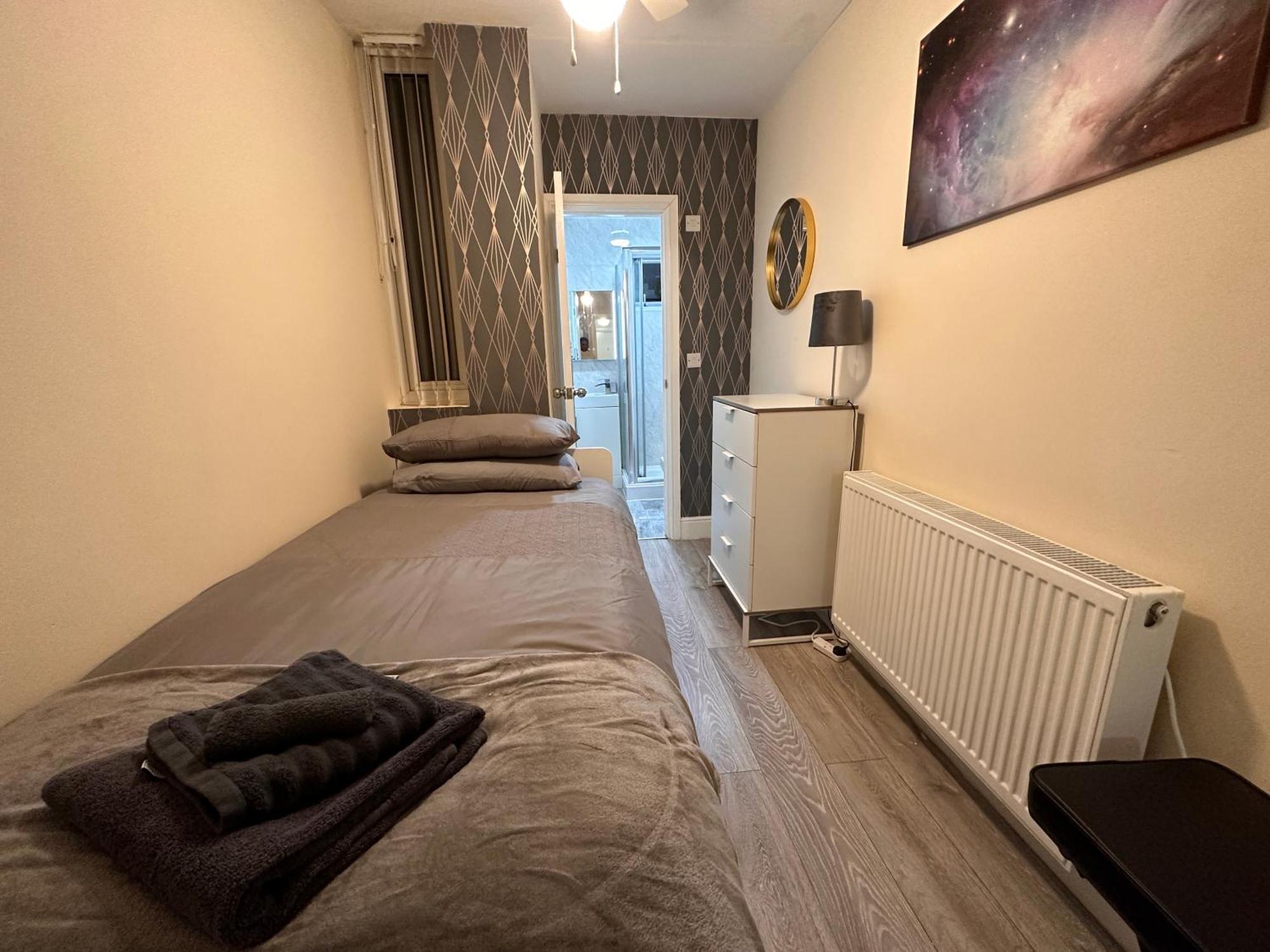 Case de vacanță 5 Bed 5 Bath / Brick Lane E1 *